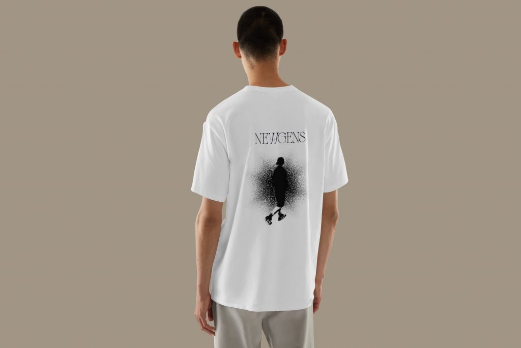 homme portant un t-shirt